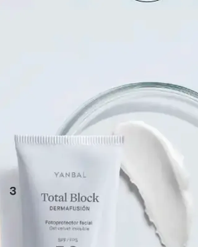 Total Block Dermafusión Fluido con Color SPF 50+